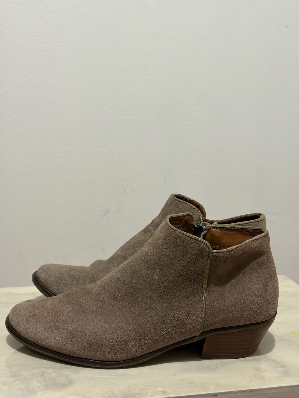 Crown Vintage Suede Taupe Ankle Boots - Women's 7 - Picture 3 of 14